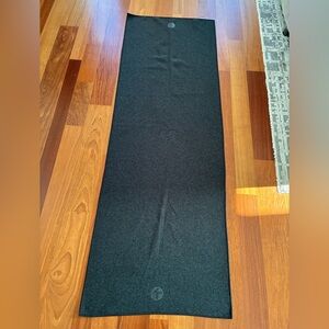 Manduka Yogitoes Black Towel